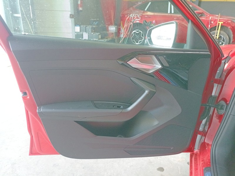 Recambio de guarnecido puerta delantera izquierda para audi a1 sportback (gba) 25 tfsi referencia OEM IAM   