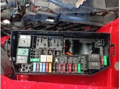 CAJA RELES / FUSIBLES 