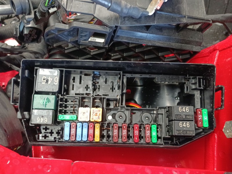 Recambio de caja reles / fusibles para audi a1 sportback (gba) 25 tfsi referencia OEM IAM   