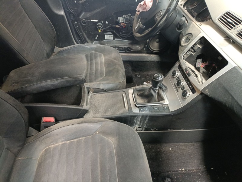 Recambio de consola central para volkswagen passat b7 (362) 2.0 tdi referencia OEM IAM   
