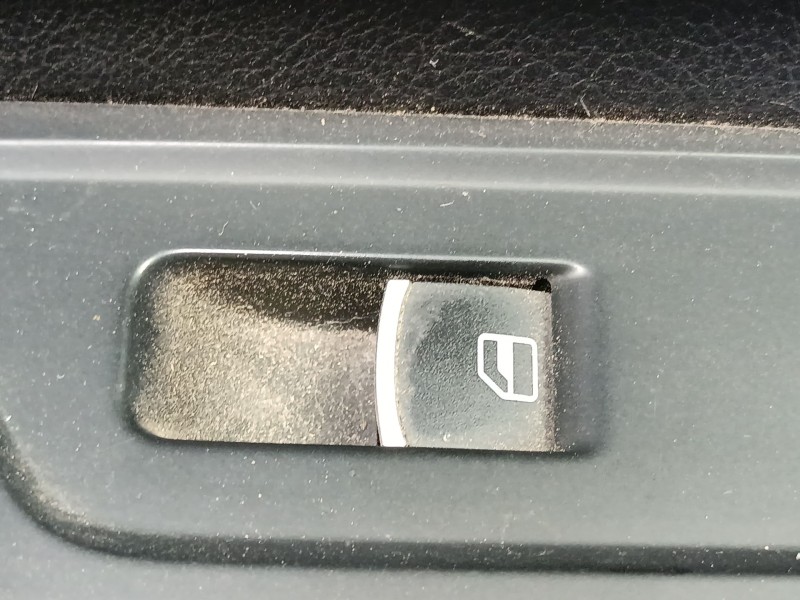 Recambio de mando elevalunas delantero derecho para volkswagen passat b7 (362) 2.0 tdi referencia OEM IAM   