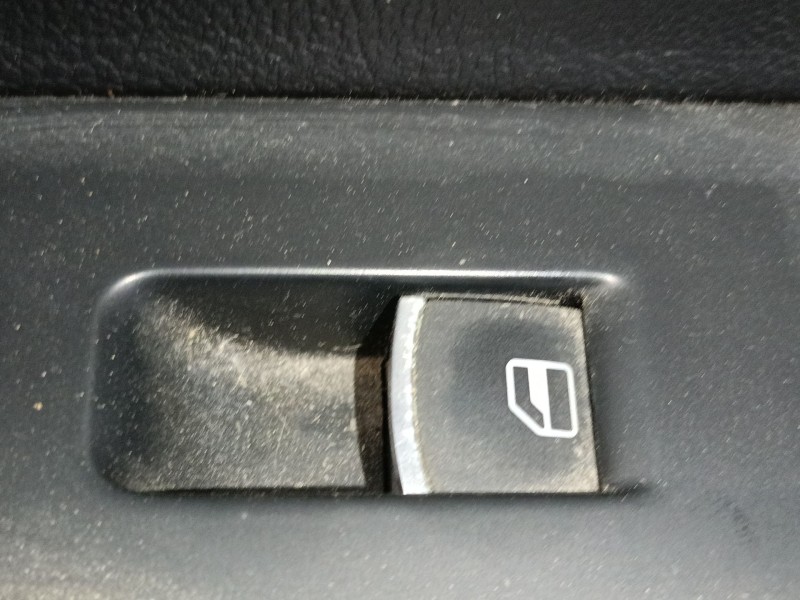 Recambio de mando elevalunas trasero derecho para volkswagen passat b7 (362) 2.0 tdi referencia OEM IAM   