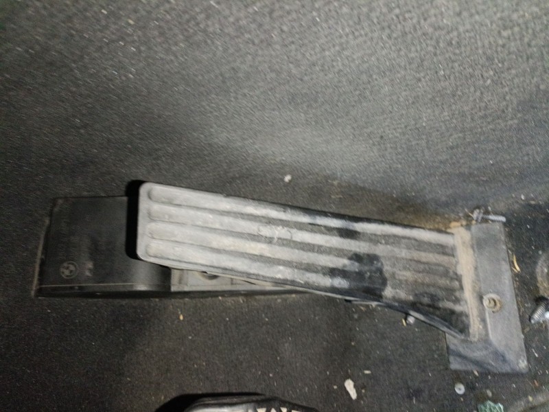 Recambio de pedal acelerador para bmw 1 (e87) 120 d referencia OEM IAM   