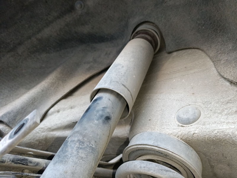 Recambio de amortiguador trasero izquierdo para bmw 1 (e87) 120 d referencia OEM IAM   