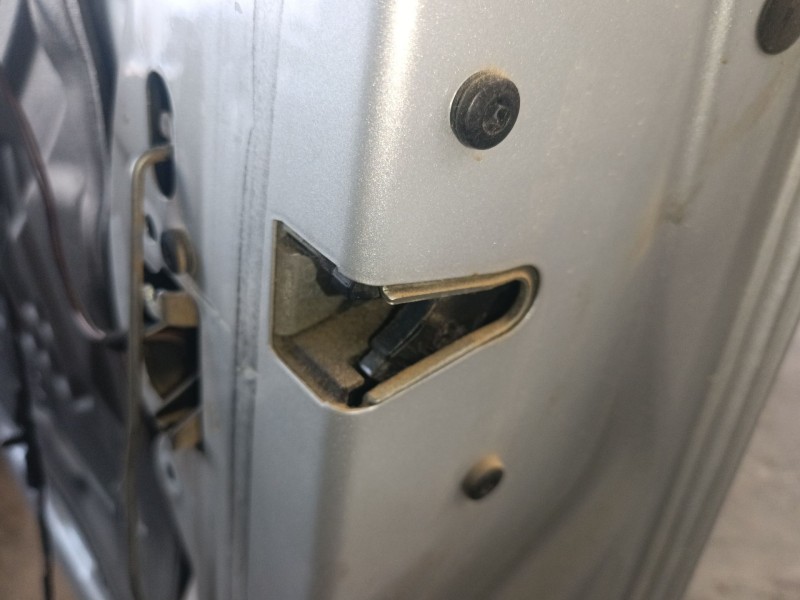 Recambio de cerradura puerta delantera derecha para bmw 1 (e87) 118 d referencia OEM IAM   