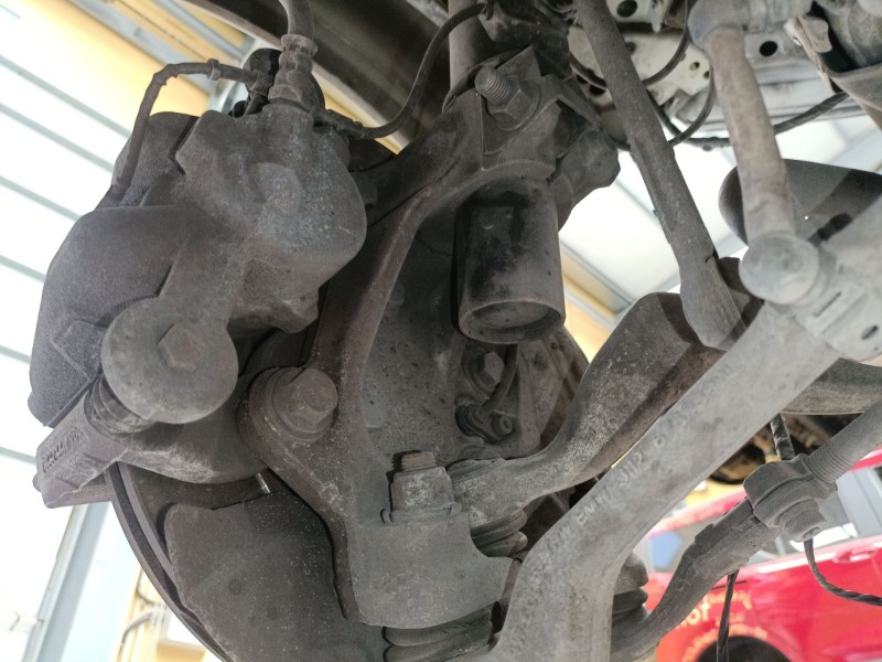 Recambio de mangueta delantera izquierda para bmw 1 (e87) 118 d referencia OEM IAM   