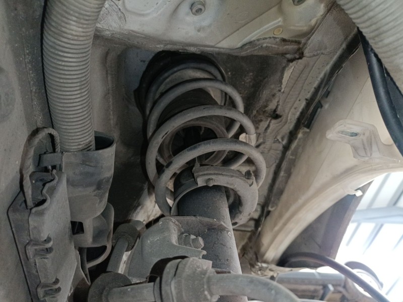 Recambio de amortiguador delantero derecho para bmw 1 (e87) 118 d referencia OEM IAM   