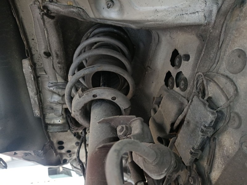 Recambio de amortiguador delantero izquierdo para bmw 1 (e87) 118 d referencia OEM IAM   