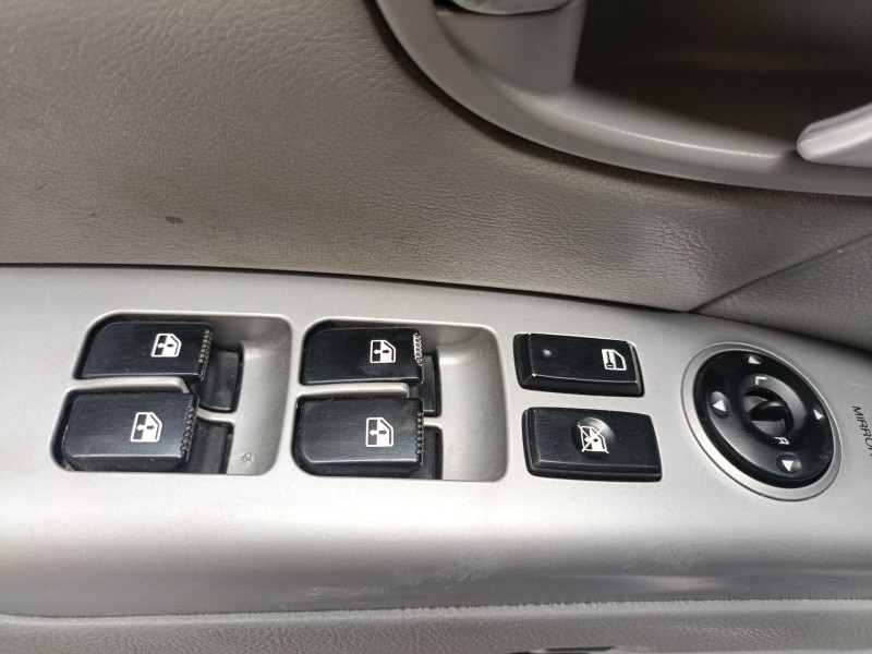 Recambio de mando elevalunas delantero izquierdo para hyundai santa fé ii (cm) 2.2 crdi gls referencia OEM IAM   