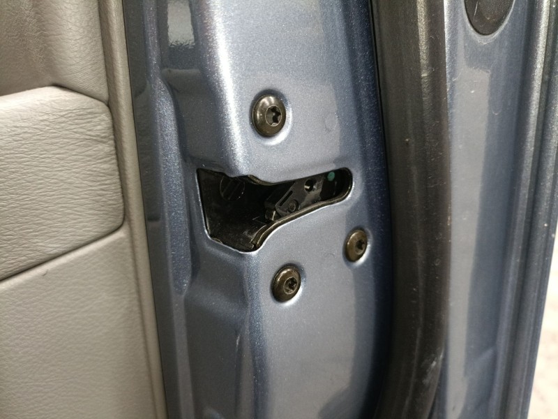 Recambio de cerradura puerta delantera derecha para hyundai santa fé ii (cm) 2.2 crdi gls referencia OEM IAM   