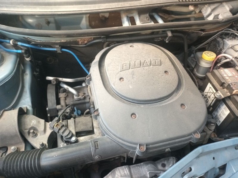 fiat punto (188_) del año 2004