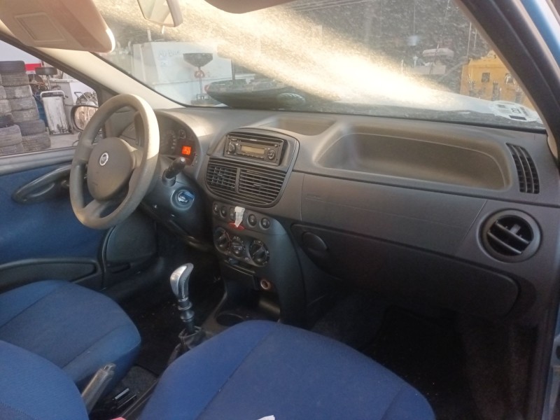 fiat punto (188_) del año 2004