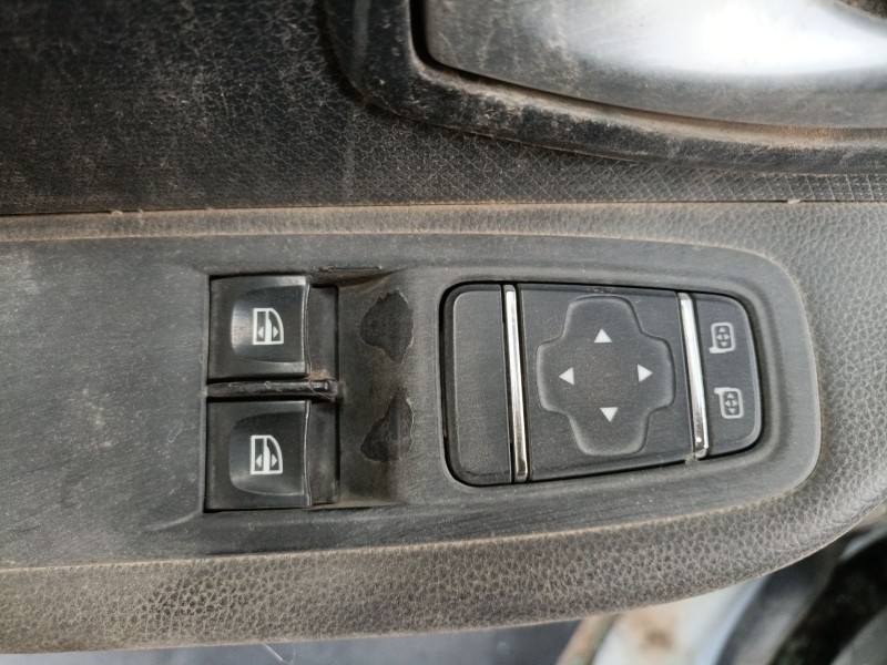 Recambio de mando elevalunas delantero izquierdo para renault clio iv (bh_) 1.5 dci 90 referencia OEM IAM   