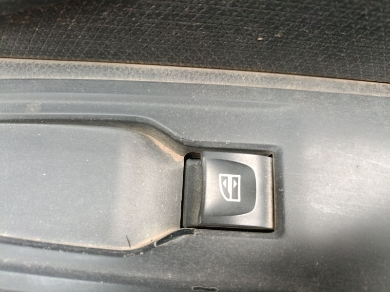 Recambio de mando elevalunas delantero derecho para renault clio iv (bh_) 1.5 dci 90 referencia OEM IAM   