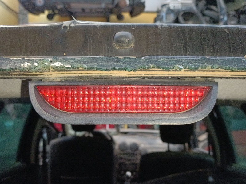 Recambio de luz central de freno para dacia duster (hs_) 1.5 dci (hsmc) referencia OEM IAM   