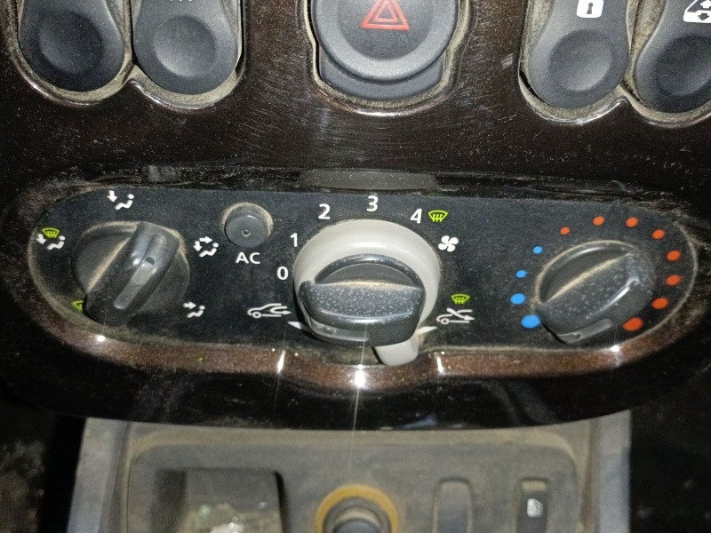 Recambio de mando calefaccion / aire acondicionado para dacia duster (hs_) 1.5 dci (hsmc) referencia OEM IAM   