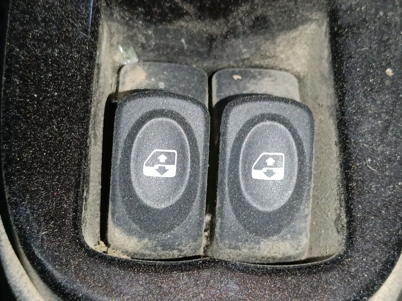 Recambio de mando elevalunas trasero derecho para dacia duster (hs_) 1.5 dci (hsmc) referencia OEM IAM   