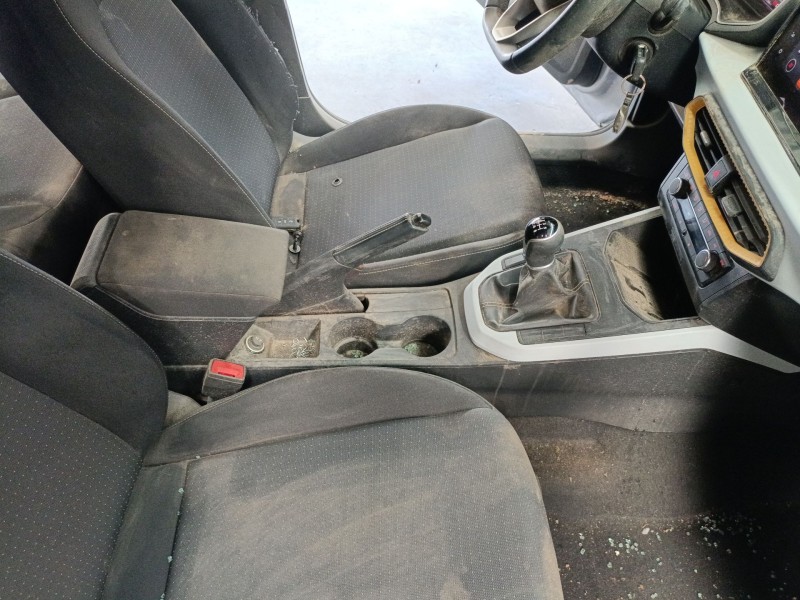 Recambio de consola central para seat arona (kj7, kjp) 1.0 tsi referencia OEM IAM   