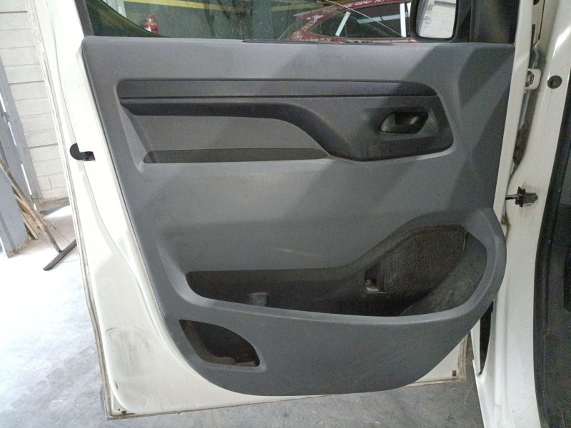 Recambio de guarnecido puerta delantera izquierda para opel vivaro c furgoneta (k0) 2.0 referencia OEM IAM   