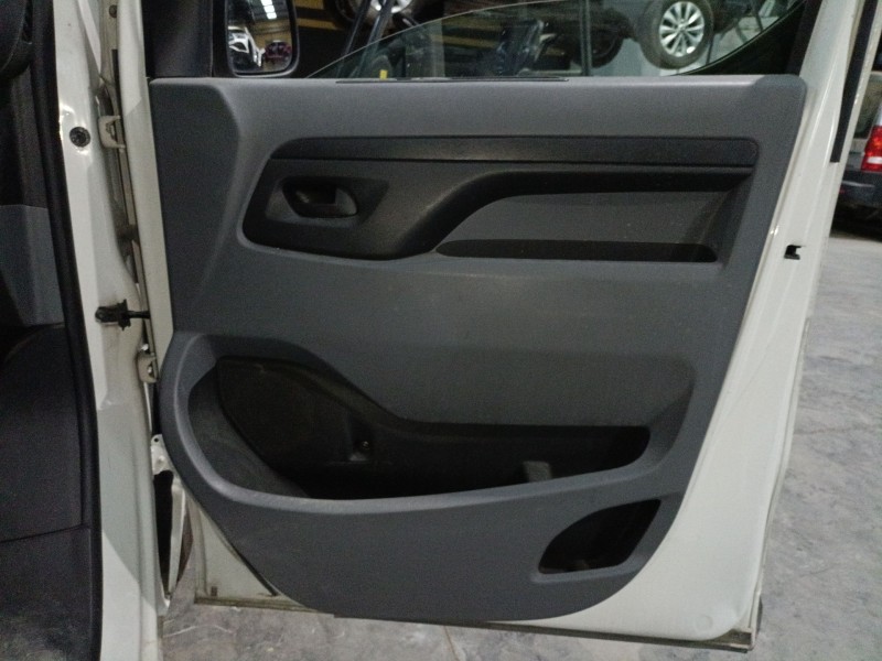 Recambio de guarnecido puerta delantera derecha para opel vivaro c furgoneta (k0) 2.0 referencia OEM IAM   