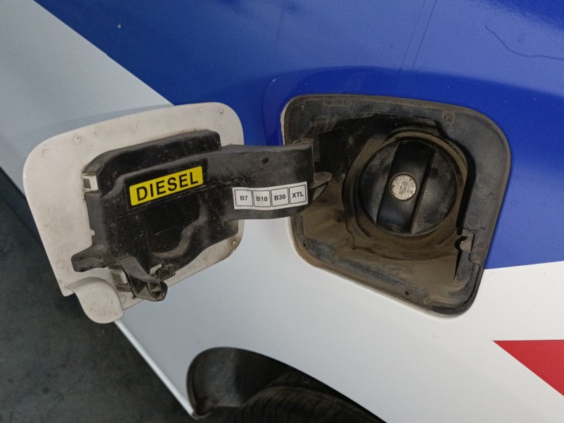 Recambio de tapa exterior combustible para opel vivaro c furgoneta (k0) 2.0 referencia OEM IAM   