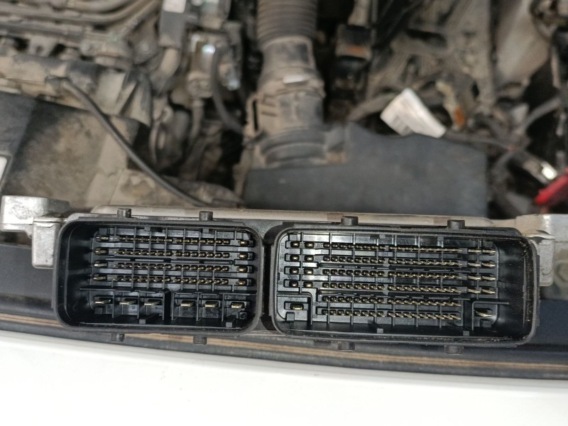 Recambio de centralita motor uce para opel vivaro c furgoneta (k0) 2.0 referencia OEM IAM   