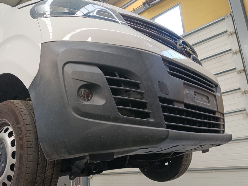Recambio de paragolpes delantero para opel vivaro c furgoneta (k0) 2.0 referencia OEM IAM   