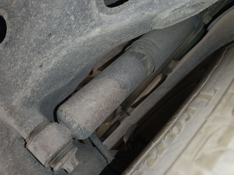Recambio de amortiguador trasero izquierdo para opel vivaro c furgoneta (k0) 2.0 referencia OEM IAM   