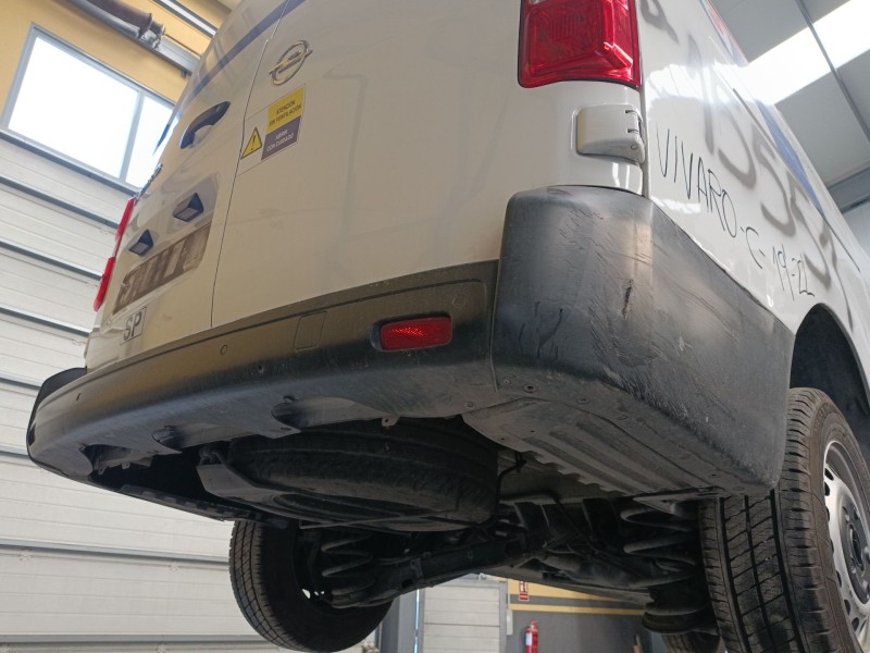 Recambio de paragolpes trasero para opel vivaro c furgoneta (k0) 2.0 referencia OEM IAM   