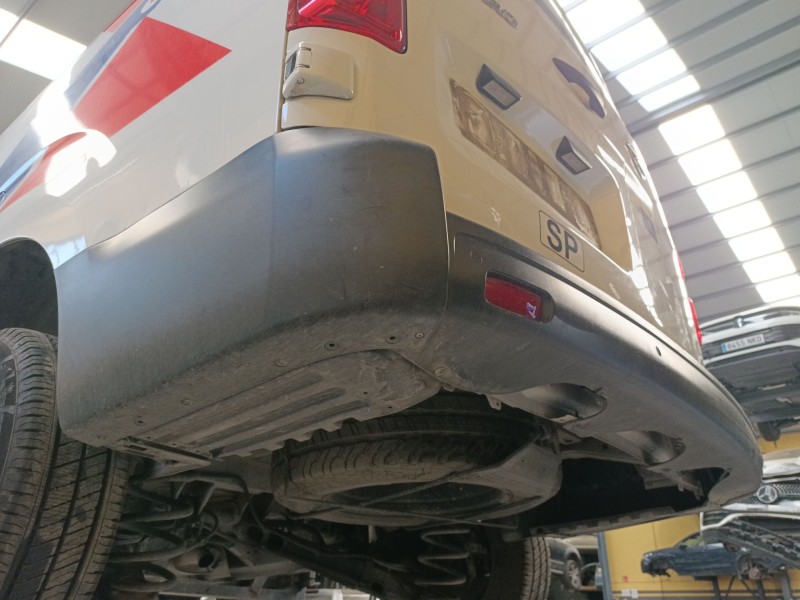 Recambio de paragolpes trasero para opel vivaro c furgoneta (k0) 2.0 referencia OEM IAM   