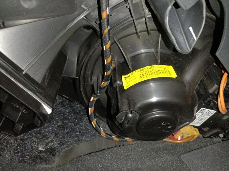 Recambio de ventilador calefaccion para audi q3 (8ub, 8ug) 2.0 tdi referencia OEM IAM 1K18200150  