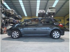 toyota auris (_e15_) del año 2012