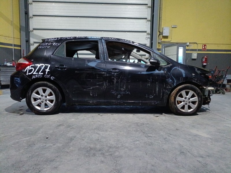 toyota auris (_e15_) del año 2012