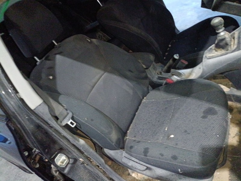 toyota auris (_e15_) del año 2012