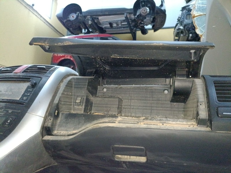 Recambio de guantera para toyota auris (_e15_) 1.4 d-4d (nde150_) referencia OEM IAM   