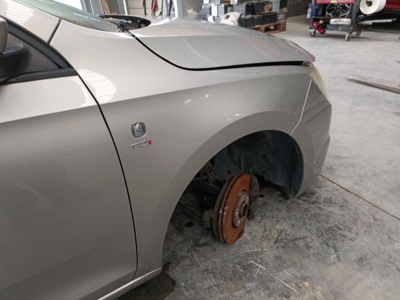 Recambio de aleta delantera derecha para seat toledo iv (kg3) 1.6 tdi referencia OEM IAM   