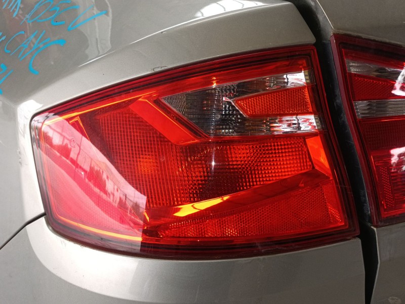 Recambio de piloto trasero izquierdo para seat toledo iv (kg3) 1.6 tdi referencia OEM IAM   