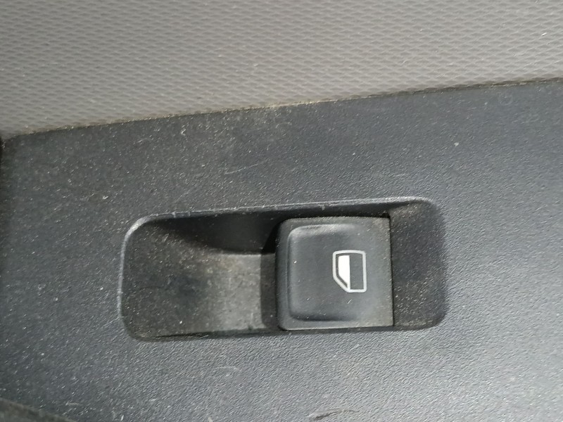 Recambio de mando elevalunas trasero derecho para seat toledo iv (kg3) 1.6 tdi referencia OEM IAM   