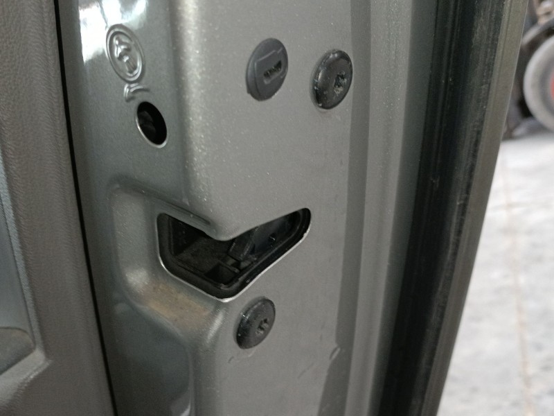 Recambio de cerradura puerta trasera derecha para seat toledo iv (kg3) 1.6 tdi referencia OEM IAM   
