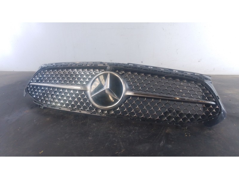 Recambio de rejilla delantera para mercedes-benz clase a (w177) a 200 mild-hybrid (177.087) referencia OEM IAM   