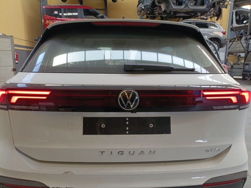 Recambio de piloto trasero central para volkswagen tiguan (ct1) 1.5 etsi referencia OEM IAM   