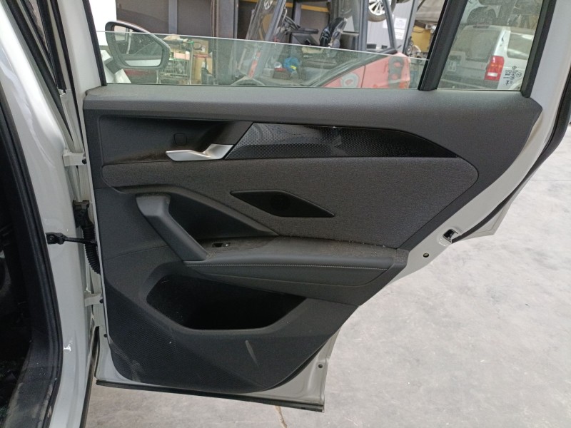 Recambio de guarnecido puerta trasera derecha para volkswagen tiguan (ct1) 1.5 etsi referencia OEM IAM   