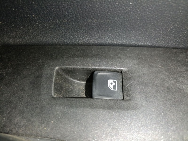 Recambio de mando elevalunas trasero derecho para volkswagen tiguan (ct1) 1.5 etsi referencia OEM IAM   