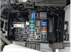 CAJA RELES / FUSIBLES 