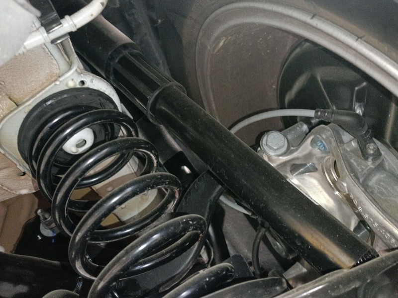 Recambio de amortiguador trasero derecho para volkswagen tiguan (ct1) 1.5 etsi referencia OEM IAM   