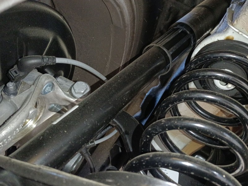 Recambio de amortiguador trasero izquierdo para volkswagen tiguan (ct1) 1.5 etsi referencia OEM IAM   