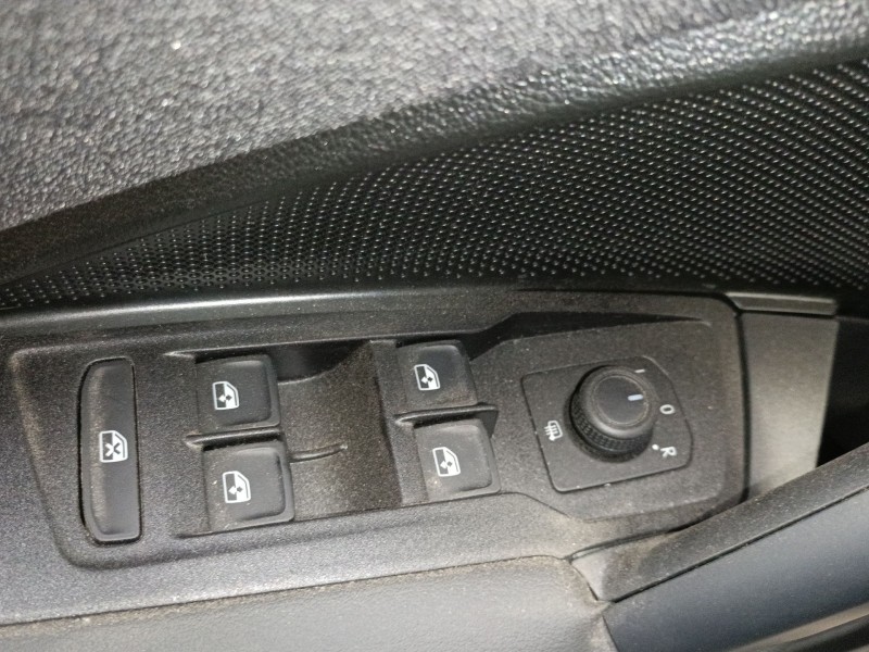Recambio de mando elevalunas delantero izquierdo para volkswagen tiguan (ct1) 1.5 etsi referencia OEM IAM   