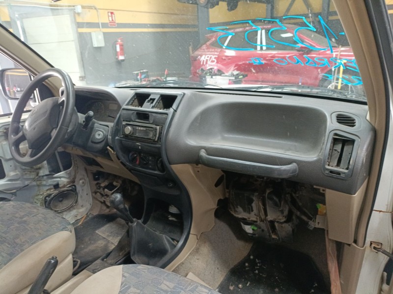 nissan terrano ii (r20) del año 2000