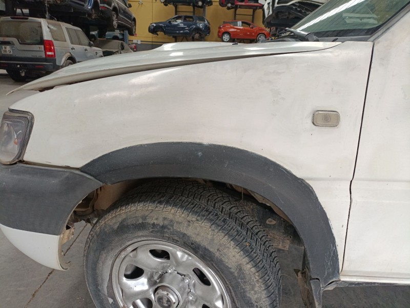 Recambio de aleta delantera izquierda para nissan terrano ii (r20) 2.7 td 4wd referencia OEM IAM   