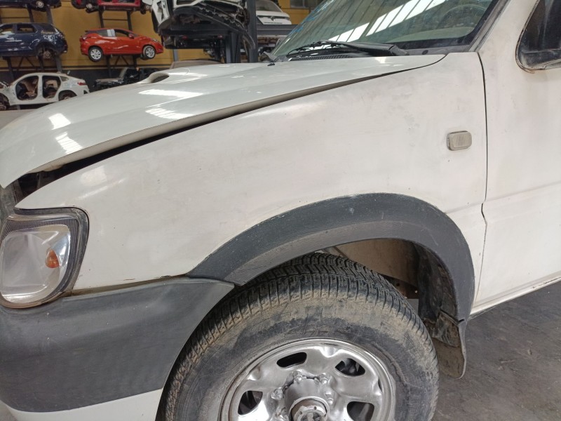 Recambio de aleta delantera izquierda para nissan terrano ii (r20) 2.7 td 4wd referencia OEM IAM   